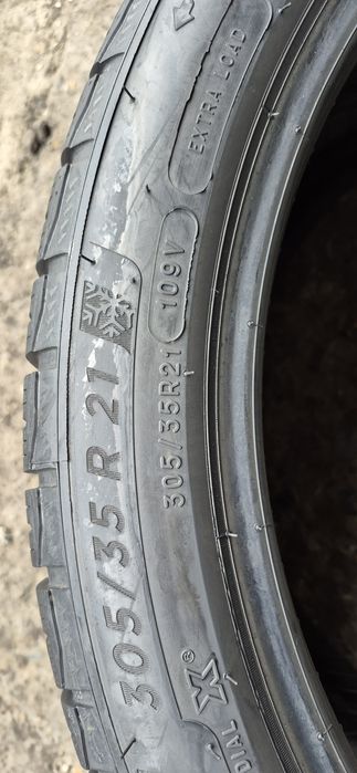 4 anvelope iarna Michelin,fata 275/40/21,spate 305/35/21,dot 2020-2025.Pretul este pe bucata.