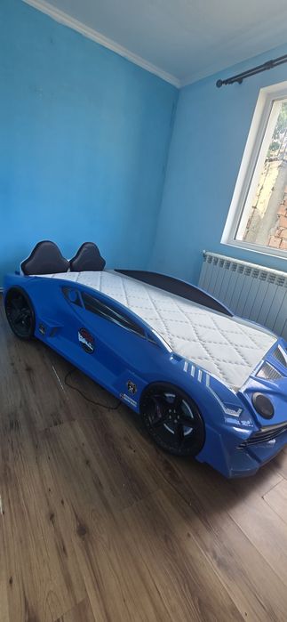 Детско легло-кола Bugatti със светлини и музика (синьо) + матрак
