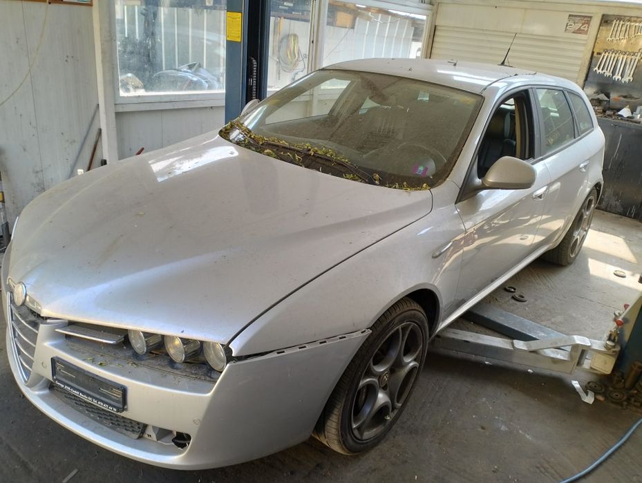 Алфа 159на части