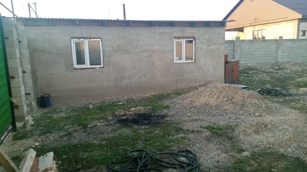 Продается дом+времянка.