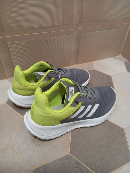 Adidași adidas marimea 37,5