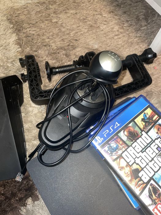 Vand ps 4 cu maneta, patru jocuri + volan pedale schimbator