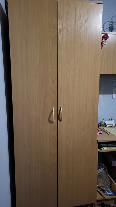 Продам детскую школьную стенку.