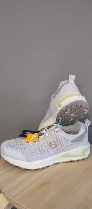 Кроссовки  женские