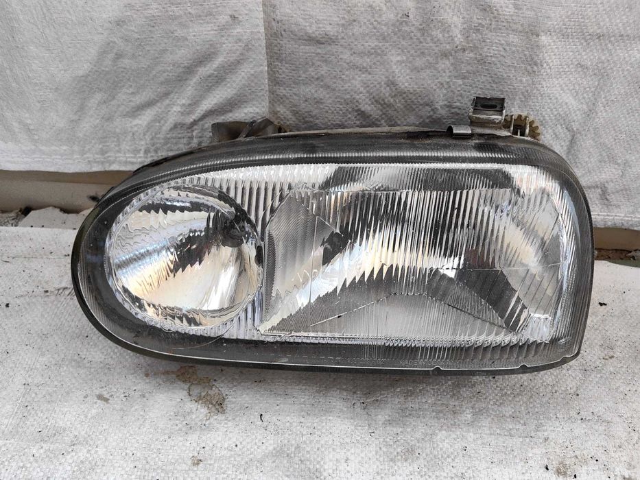 Оригинален   фар   Vw Golf 3
