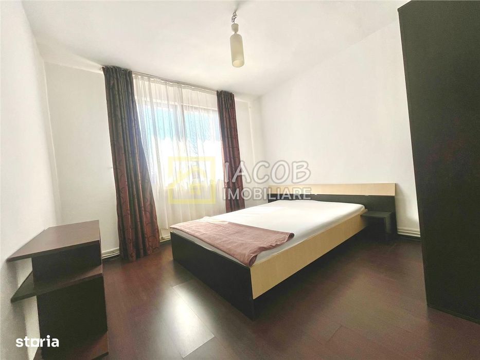 Apartament 3 camere decomandate, strada Martir Horia, Bacau