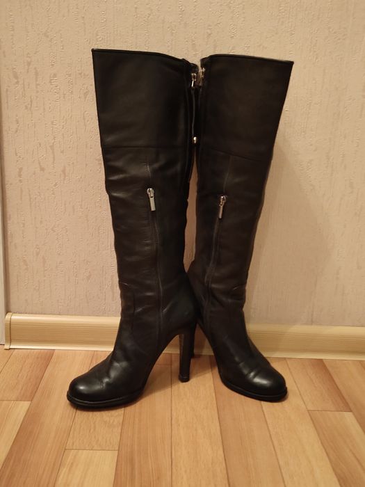 Продаю демисезонные сапоги