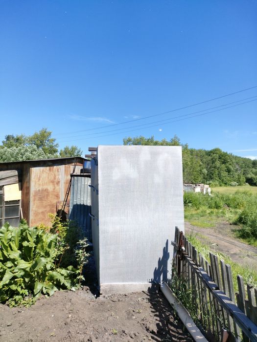 Продам металлическую ёмкость для воды