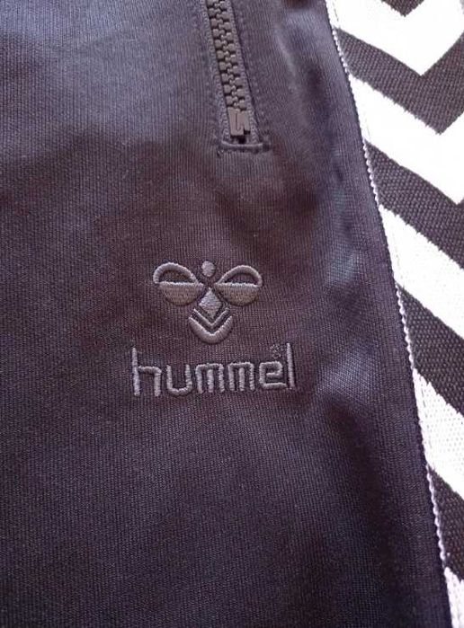 Чисто ново оригинално долнище Hummel - размер С