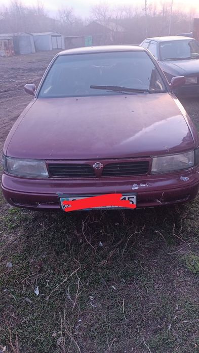 Автомобиль ниссан