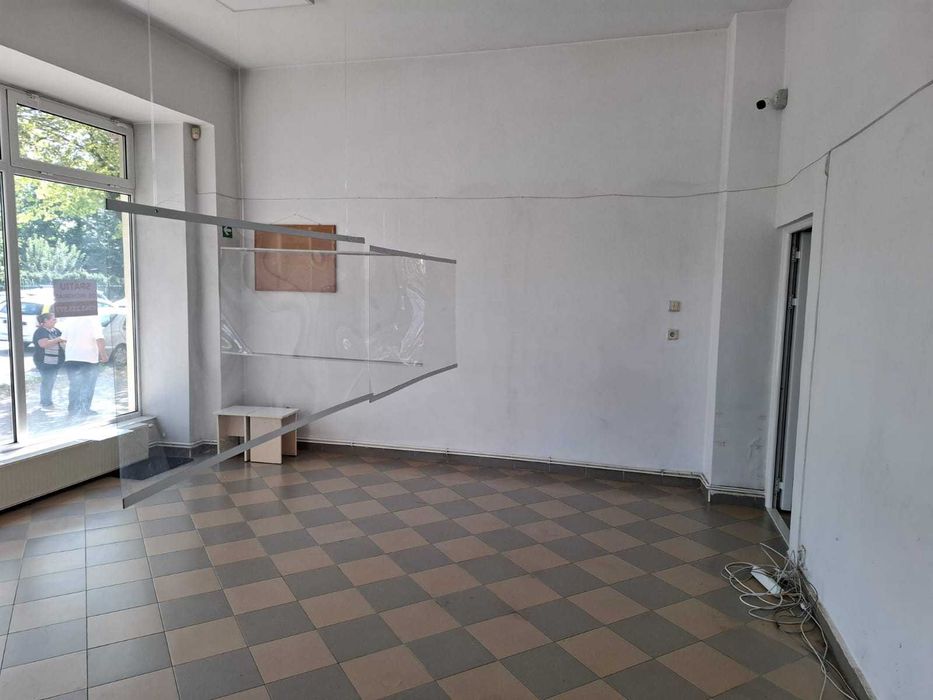 Inchiriez spatiu comercial Pascani-Vale