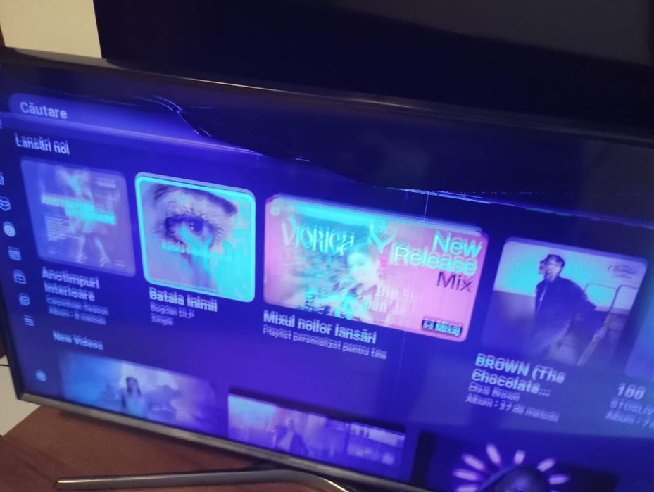 Samsung Smart TV 32" UE32J5500 – defect display