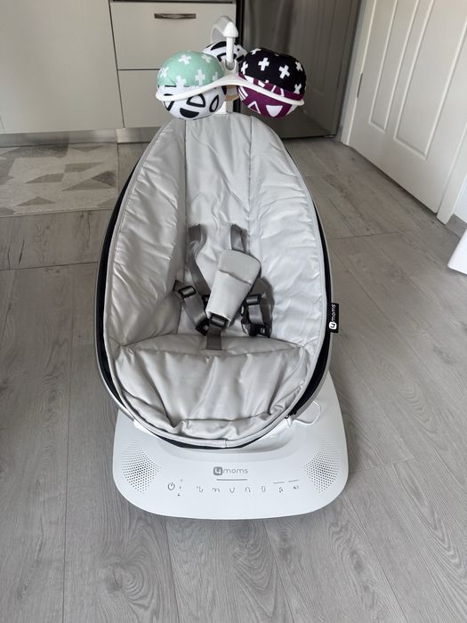 Електрическа люлка за бебе 4 Moms,чисто нова