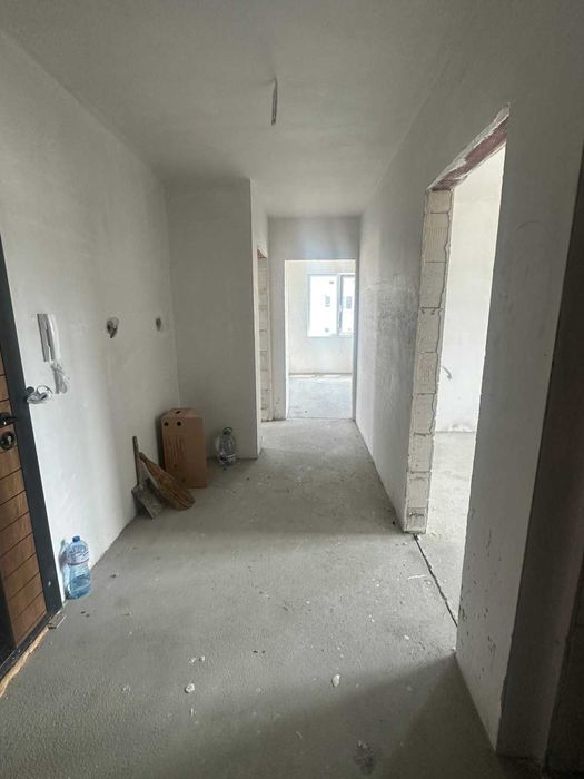 Тристаен апартамент за продажба с Акт 16 в кв. Струмско, гр. Благоевград