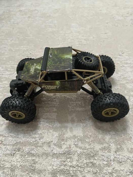 Машинка на пульте управления