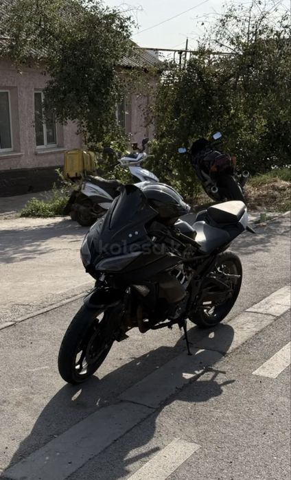 Мотоцикл 400 кубов