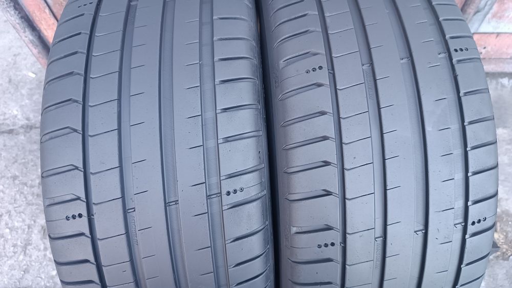 245/40/18 Michelin