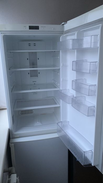 Холодильник 70мын тенге