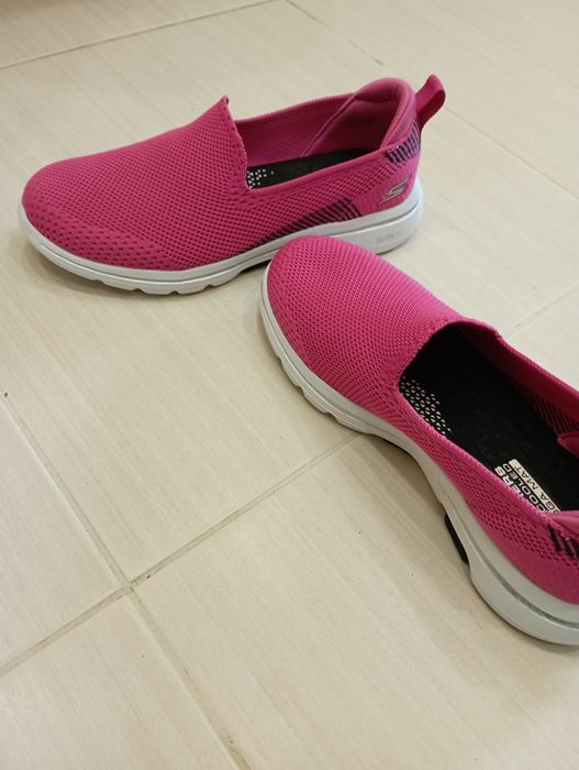 Skechers pt femei mărime 35,5