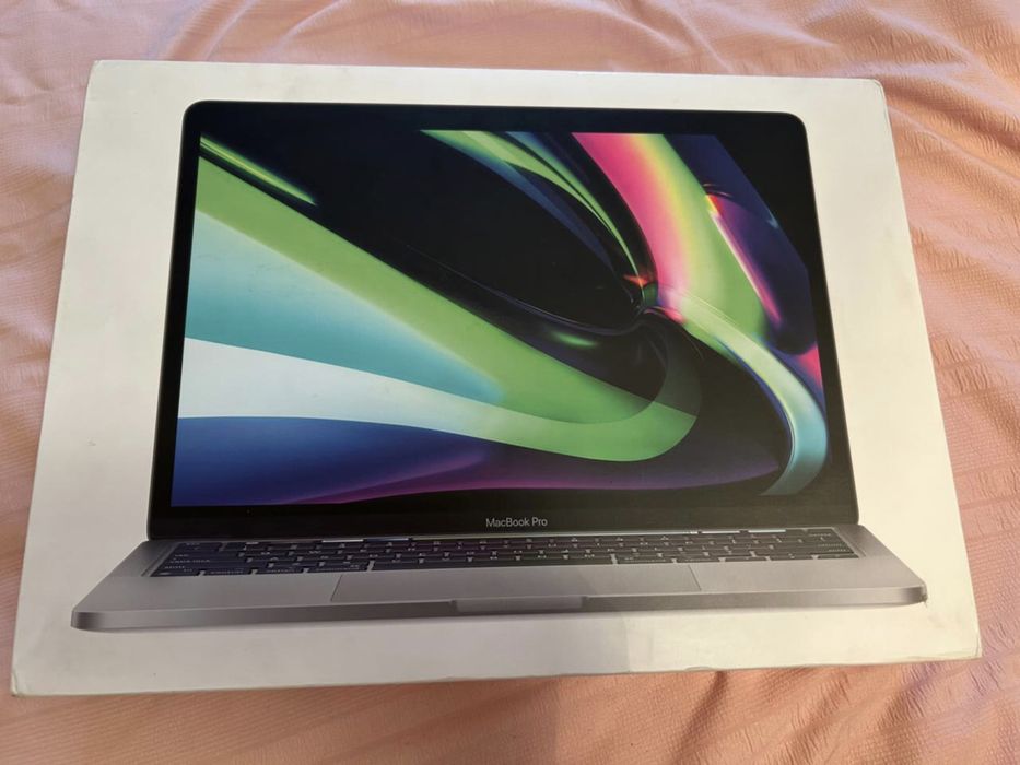 apple macbook pro 13 8gb / 512 gb A2338