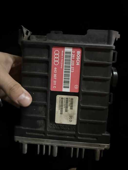 Блок управлерия двигателем Ауди 80 Б4