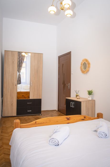 Proprietar, inchiriez apartament 2 camere, decomandat, Centru- Teatrul Dramatic
