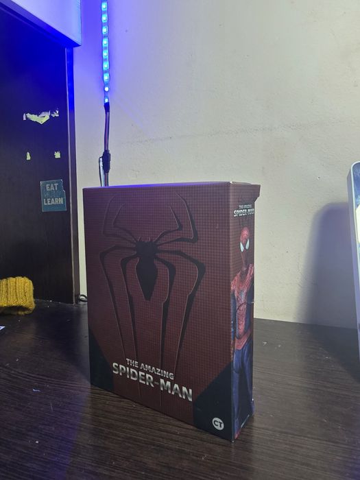 Человек паук игрушка