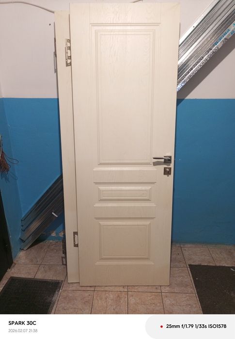 Срочно продам двери в хорошем состоянии