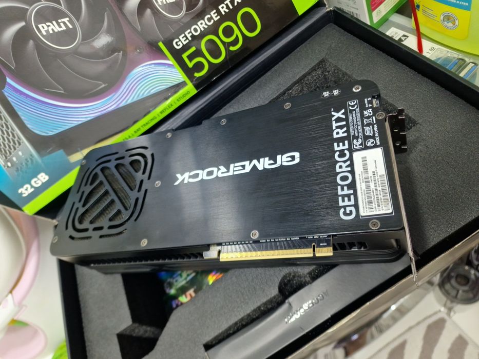 На запчасти видеокарты rtx 5090 и 4090