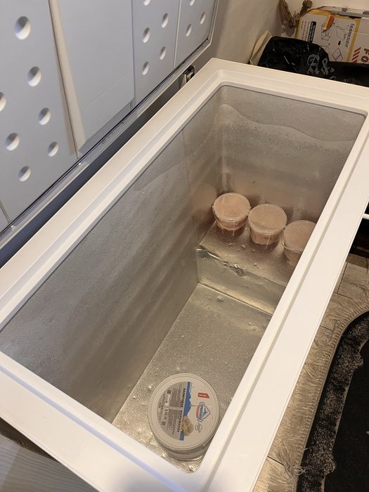 Продам морозильник