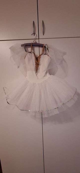 Costum tutu geanta transport 8- 9 ani