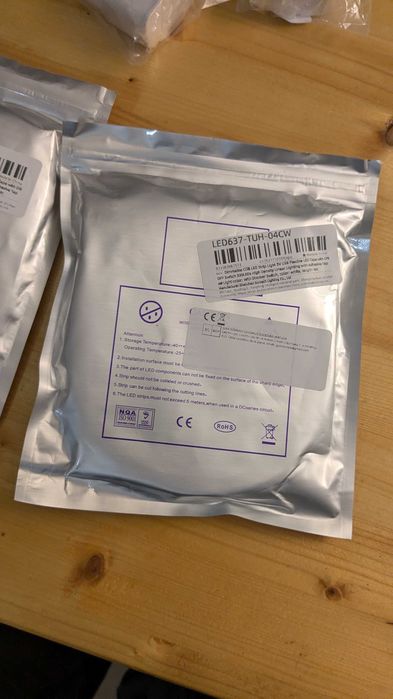 Banda led 320 led/m, L 4m, întrerupător dinabil, incarcator usb