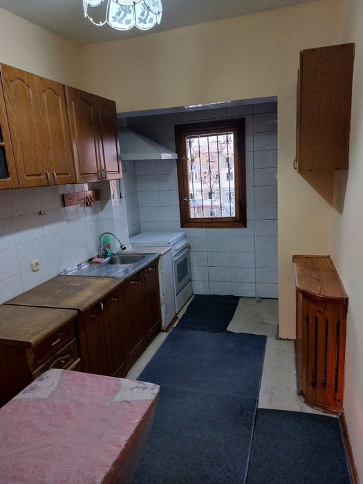 Продаётся 3-х комнатная квартира на Паркенстком базаре  3/9/9