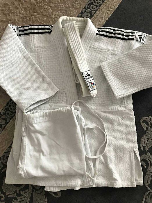 Дзюдо кимоно- Dzyudo kimono (42-razmer xolati zo`r)