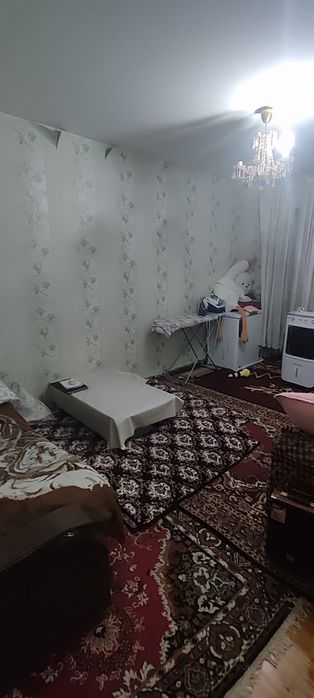 Продаю квартиру на Юнусабаде-17 1/1/5 балкон 2/3