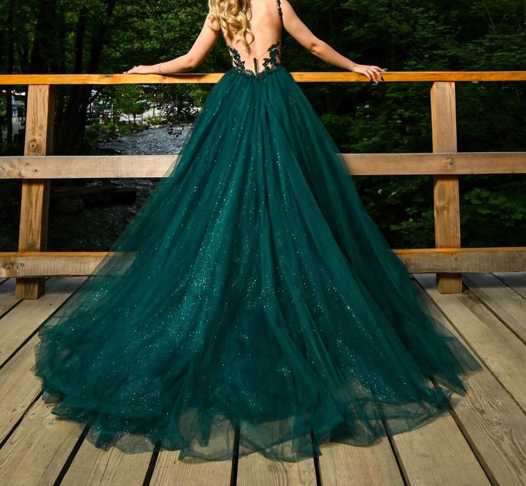 Рокля за абитуриентски бал