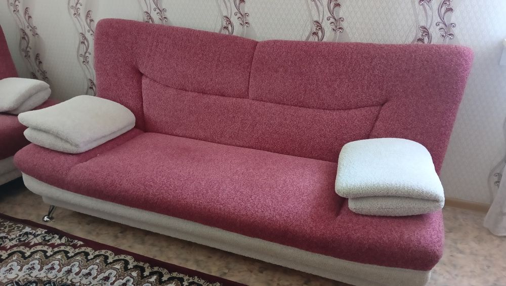 Продам диван с креслами недорого