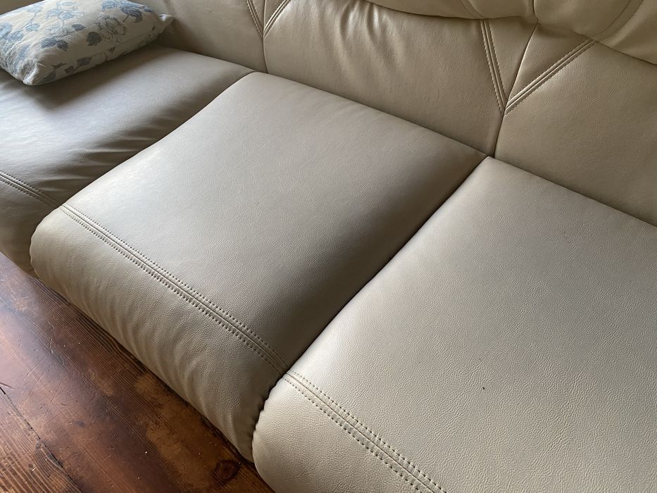 Много запазен холна гарнитура -  троен, двоен и фотьойли