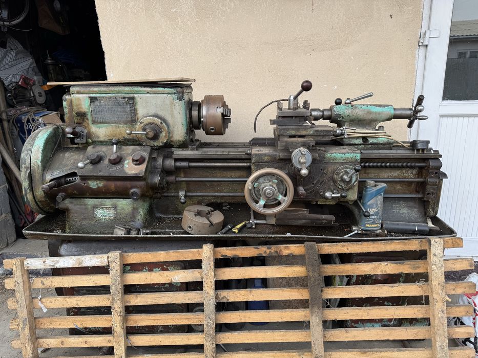 Токарный станок
