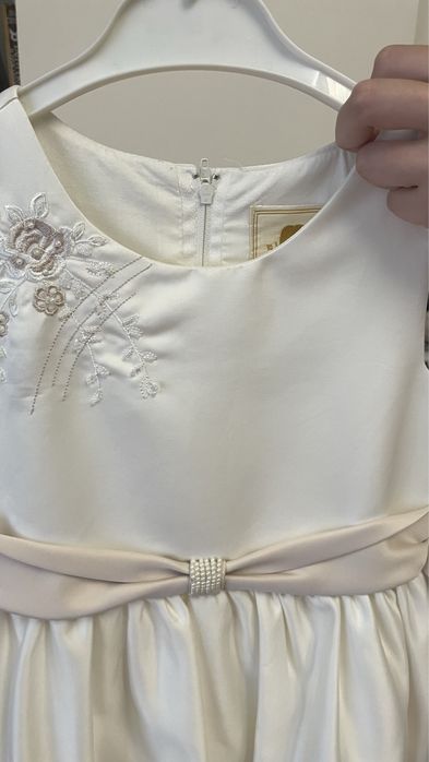Белое нарядное платье 6-9 лет