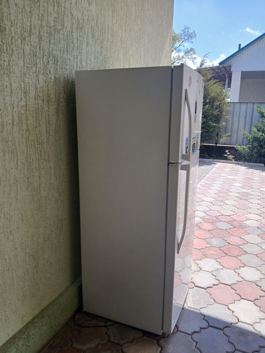 Продам холодильник Media