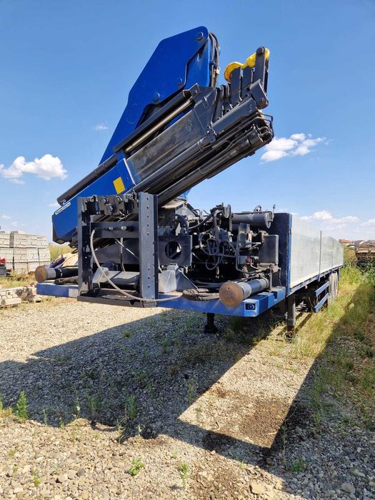 Semiremorca Schmitz cu macara