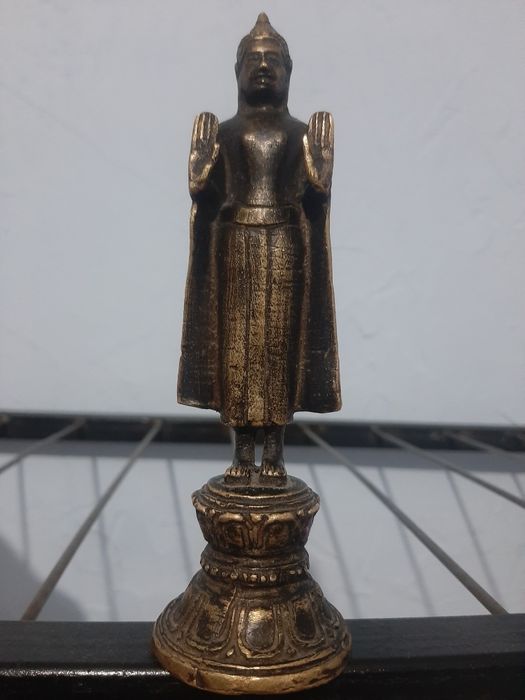 Статуэтка бронзовая