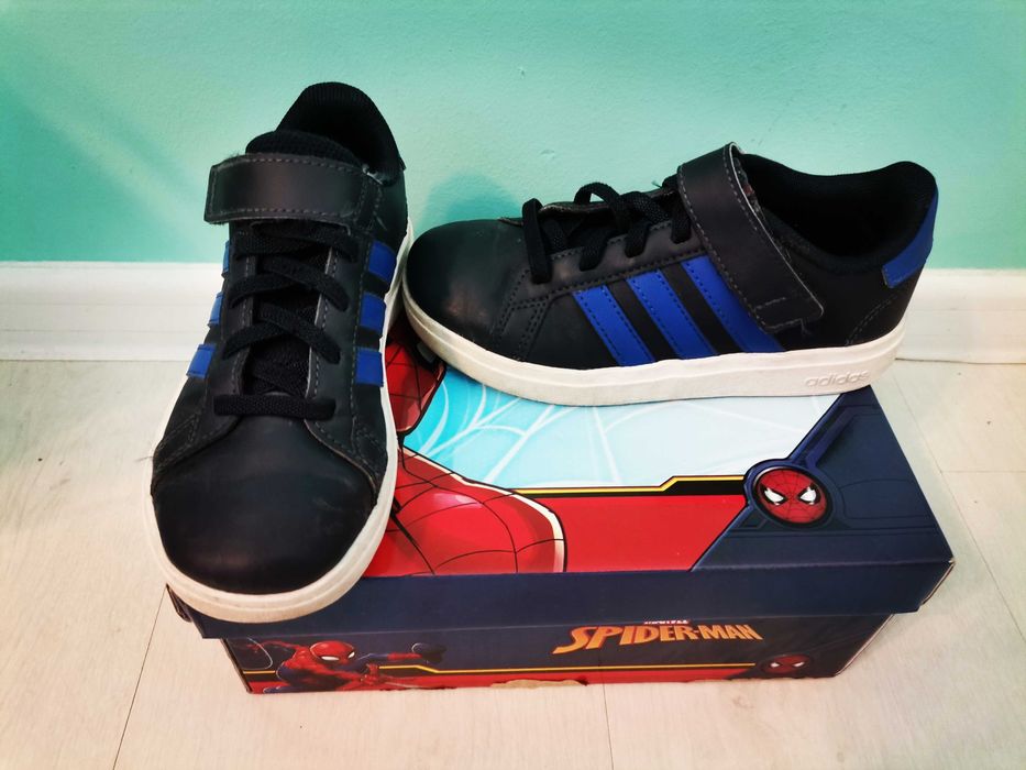 Маратонки adidas