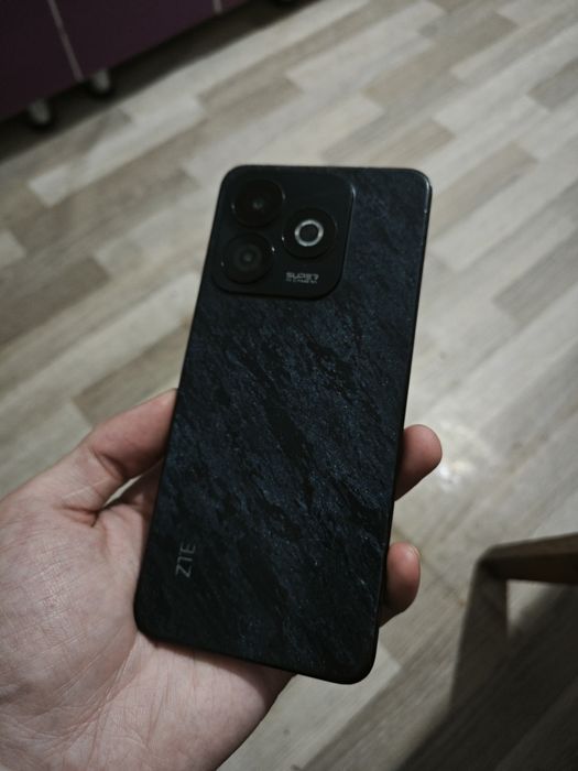 ZTE Blade A75 8/128 ГБ