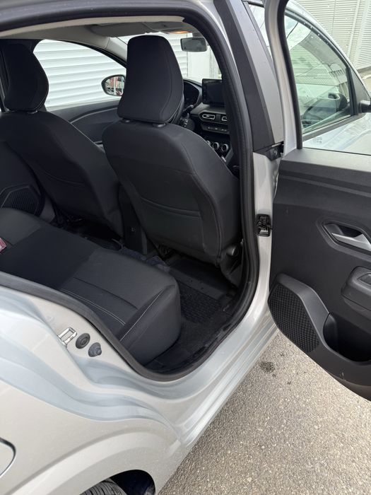 Dacia Logan  Prestige nou doar 13.000 km ECO-G 100 CP GPL din fabrica