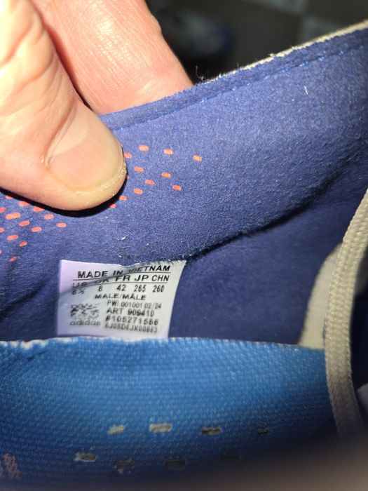 Продам кроссовки для футзала