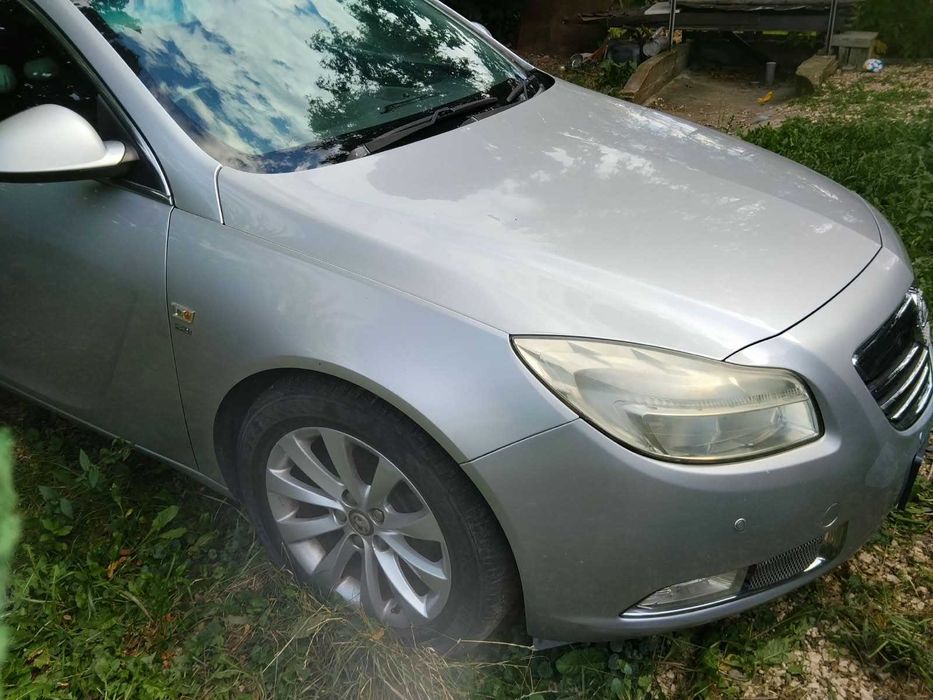 Opel Insignia anul 2010 Turbo 220 cai putere.