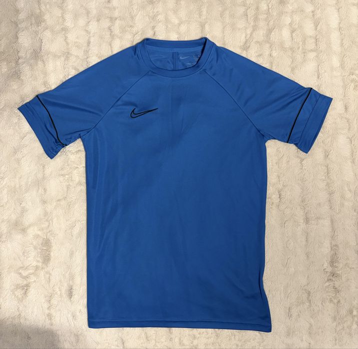 Nike Dri-Fit echipament sport