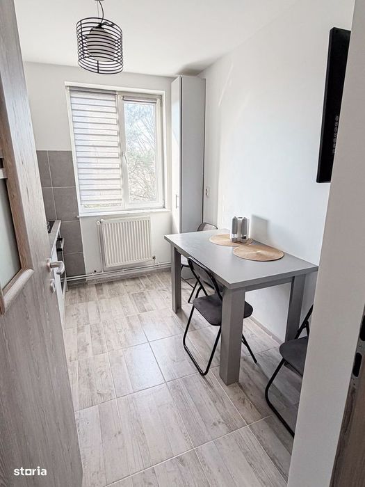 Apartament 3 camere str. Calea Bucuresti, langa scoala nr.10